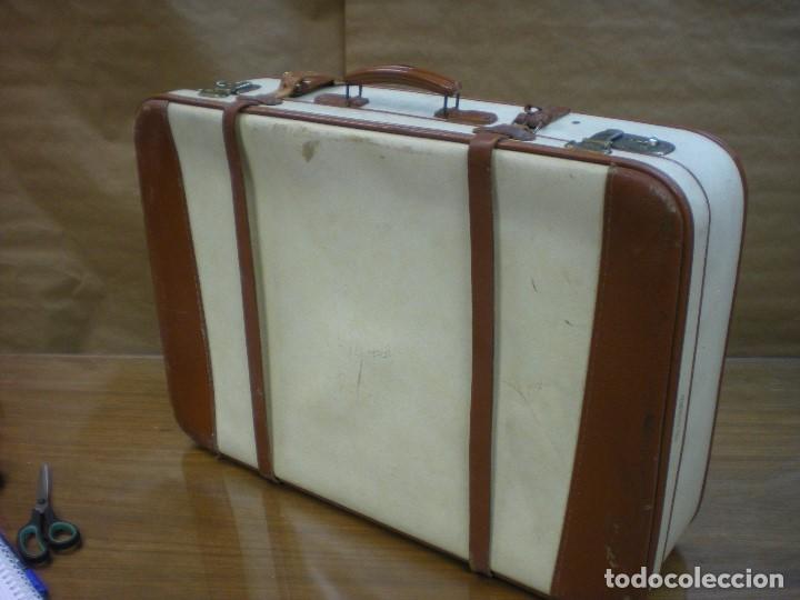Antig&uuml;edades: MALETA MARCA RAL HARTPLATTE. COLOR BEIGE Y MARRON. BASTIDOR EN MADERA Y PAPEL SOBRE CARTON