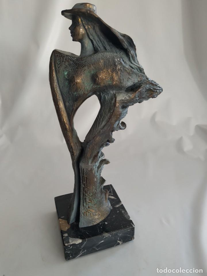 Antiguidades: Escultura Forja Mujer con sombrero