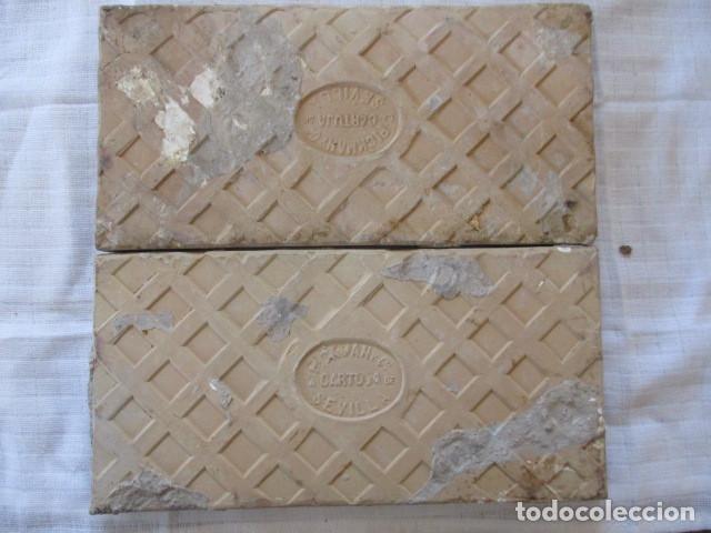 Antig&uuml;edades: Pareja azulejos Cartuja - Foto 3