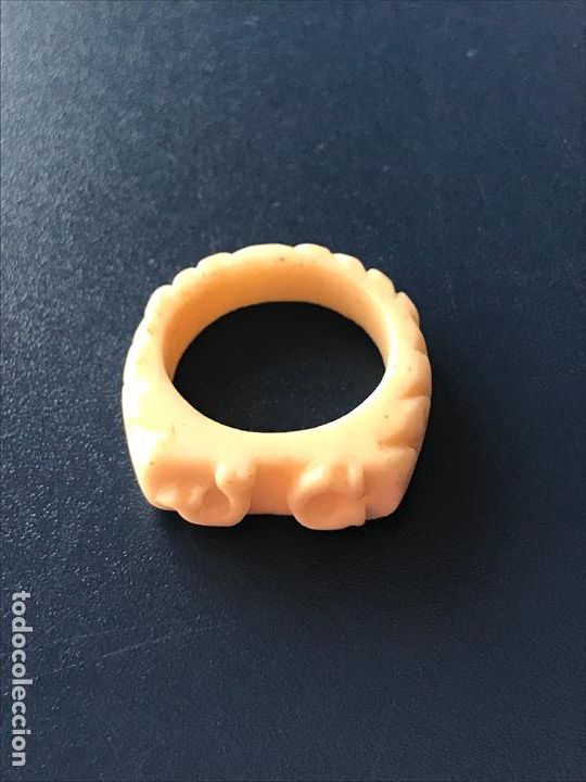 Antiques: Anillo de hueso, iniciales JC