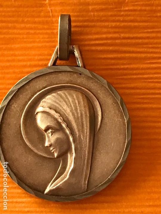 Antig&uuml;edades: Medalla Virgen - Foto 1