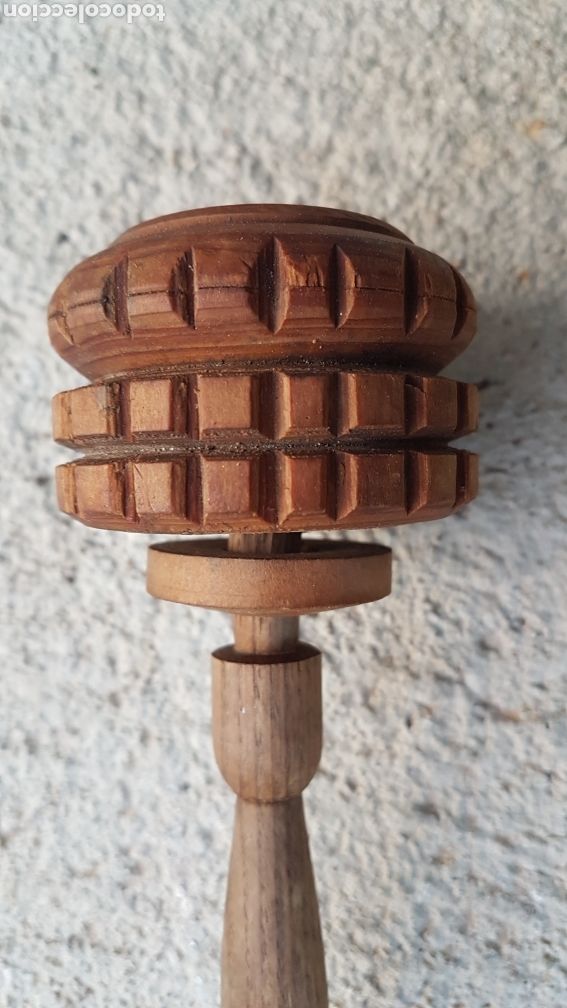 Antig&uuml;edades: Antigua chocolatera mielerera madera - Foto 1
