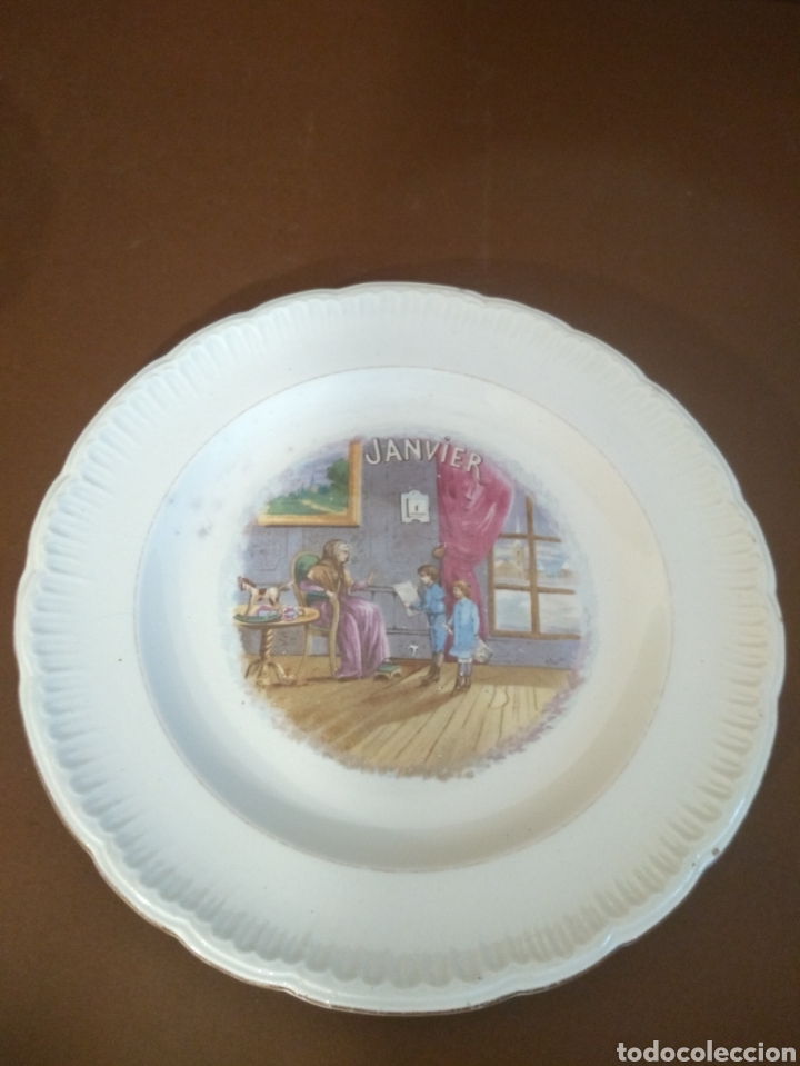 Antig&uuml;edades: Plato mes de Enero Dinoise - Foto 3