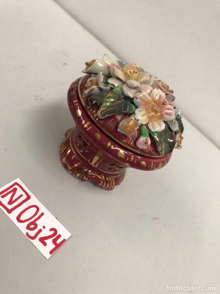Antig&uuml;edades: Bombonera de porcelana - Foto 1
