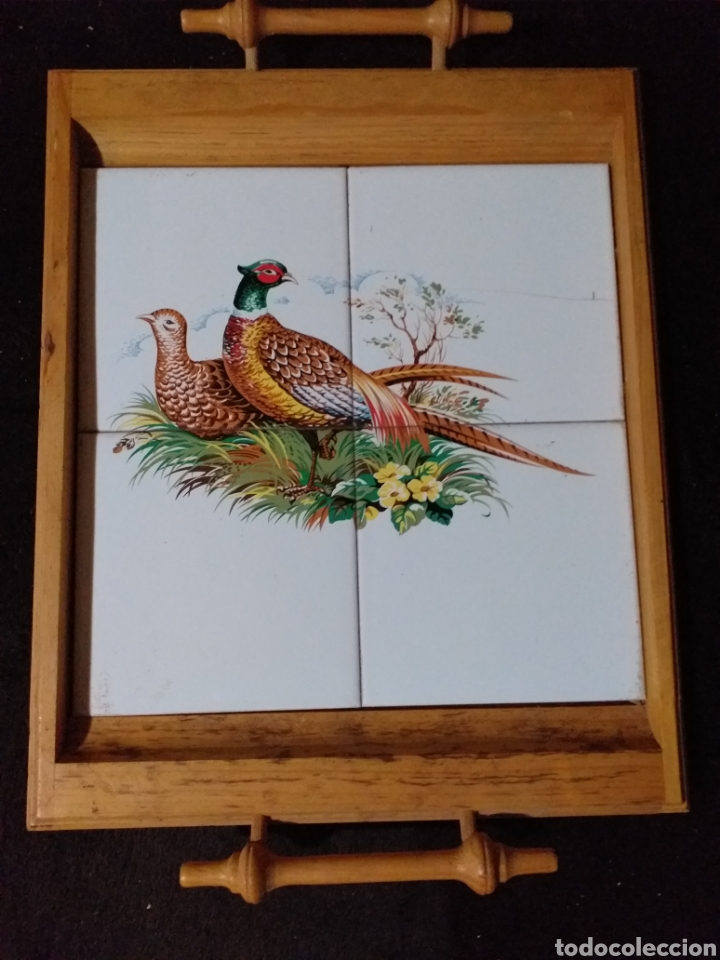 Antig&uuml;edades: BANDEJA MADERA CON AZULEJOS FAISANES - Foto 2