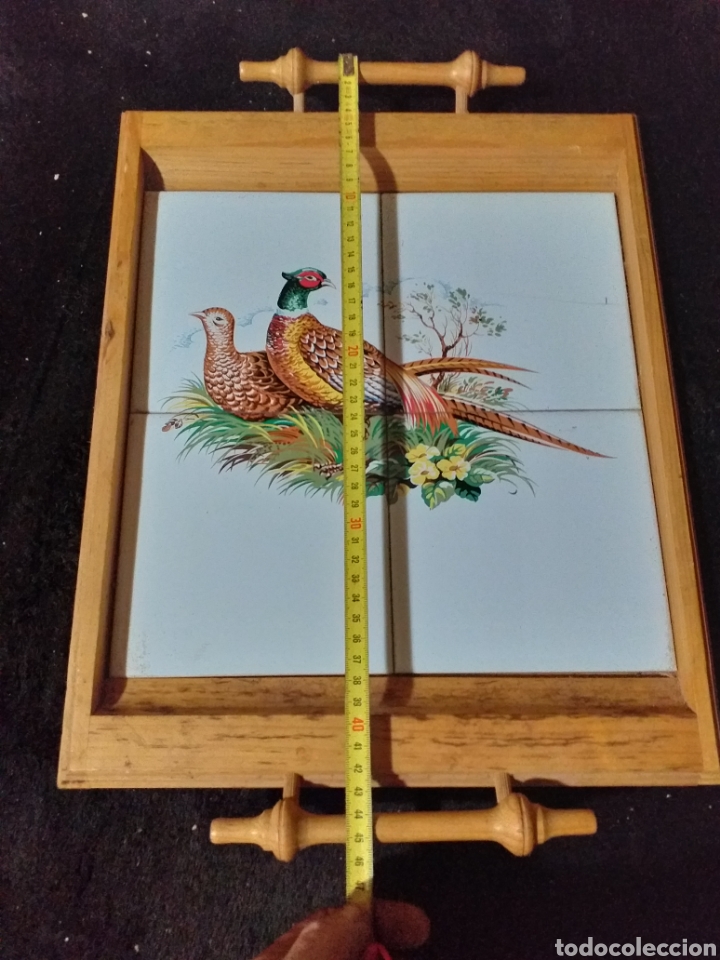 Antig&uuml;edades: BANDEJA MADERA CON AZULEJOS FAISANES - Foto 8
