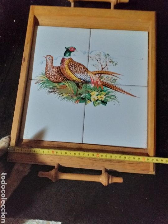 Antig&uuml;edades: BANDEJA MADERA CON AZULEJOS FAISANES - Foto 9