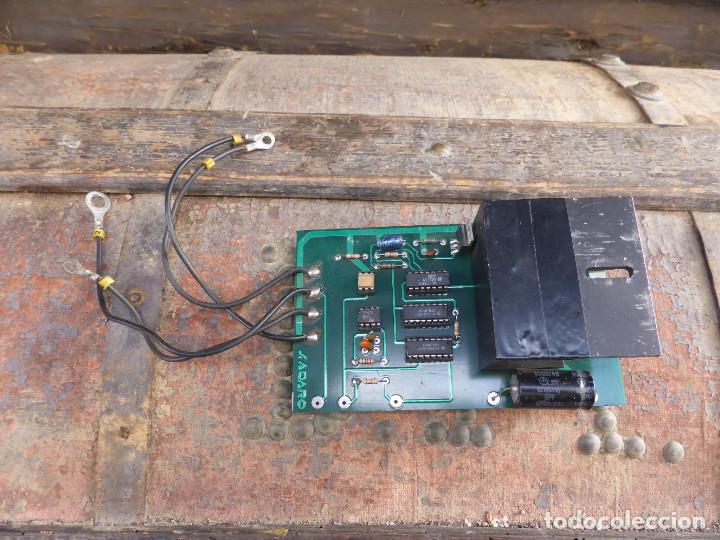Antig&uuml;edades: ADARO PLACA DE CARGA PARA LAMPARAS DE MINA DE CASCO - Foto 1