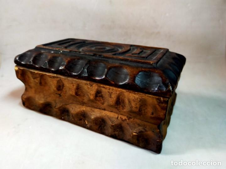 Antig&uuml;edades: CAJA DE MADERA TALLADA - Foto 3