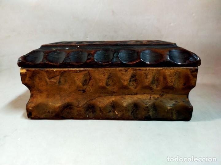 Antig&uuml;edades: CAJA DE MADERA TALLADA - Foto 7