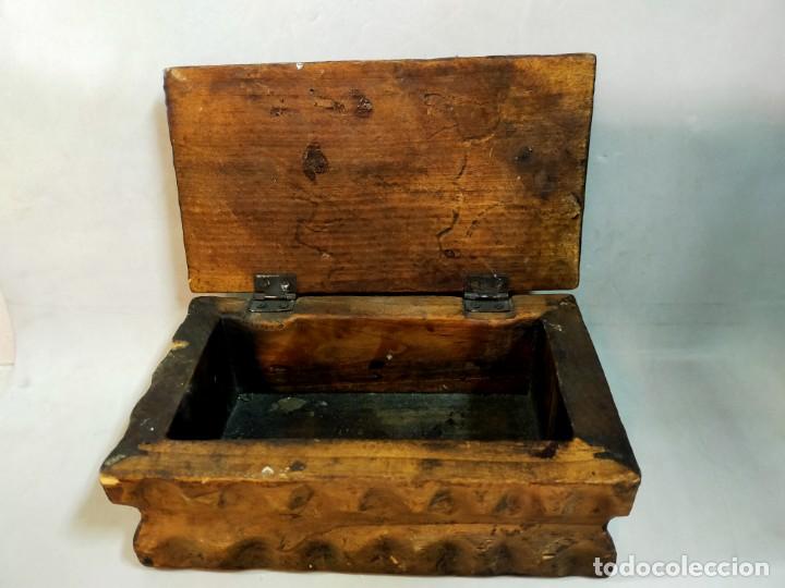 Antig&uuml;edades: CAJA DE MADERA TALLADA - Foto 8