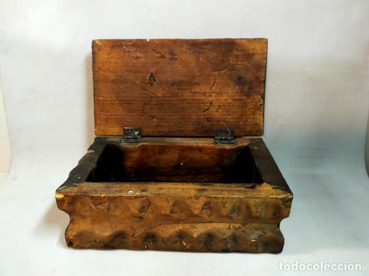 Antig&uuml;edades: CAJA DE MADERA TALLADA - Foto 9