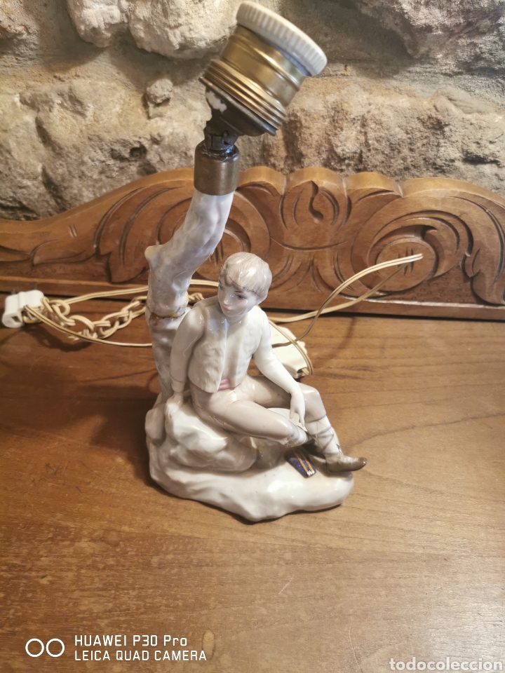 Antig&uuml;edades: l&aacute;mpara en porcelana - Foto 1