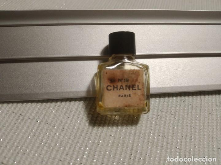 Antig&uuml;edades: Antigua Miniatura Chanel - Foto 2