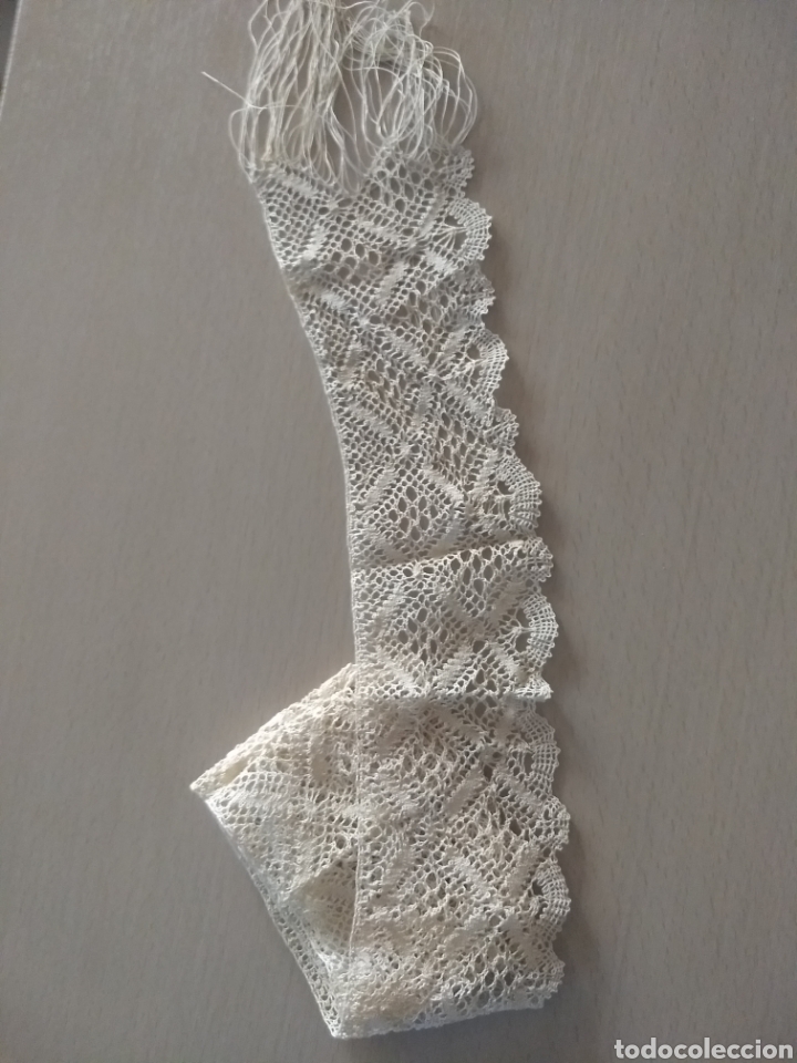 Antiguidades: Antigua Puntilla bolillos 1m X 7,5cm. Color crema