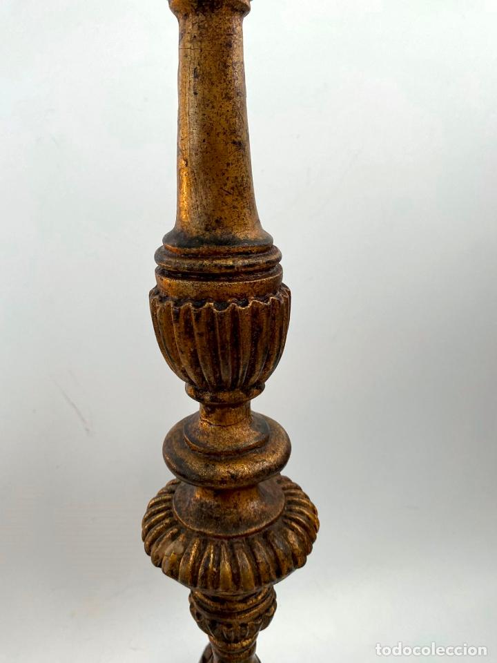Antig&uuml;edades: CANDELABRO DE MADERA - S. XX - Foto 4