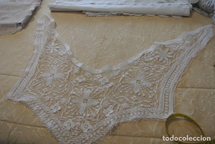 Antig&uuml;edades: Antiguas puntillas para restauracion de vestidos. Cuellos pecheras.