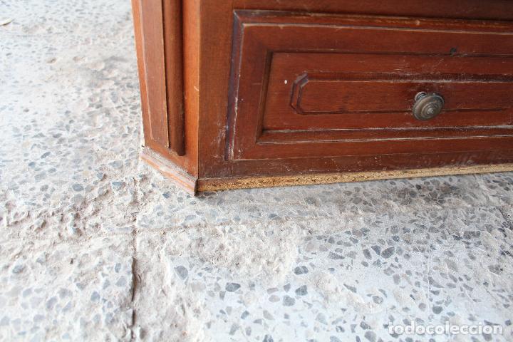 Antig&uuml;edades: armario vitrina en madera - Foto 10