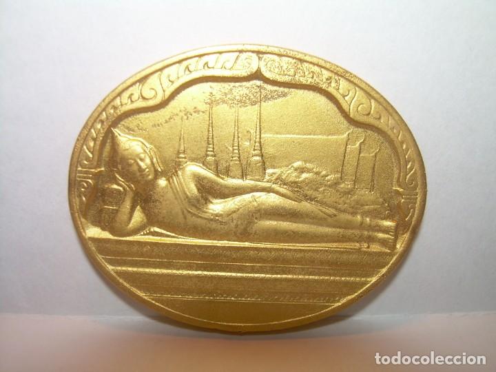 Antig&uuml;edades: MEDALLA DORADA ORIENTAL. - Foto 1