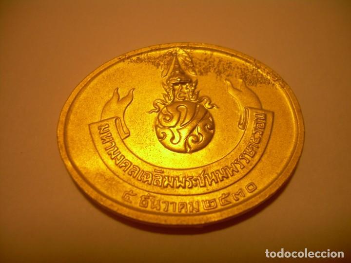 Antig&uuml;edades: MEDALLA DORADA ORIENTAL. - Foto 5