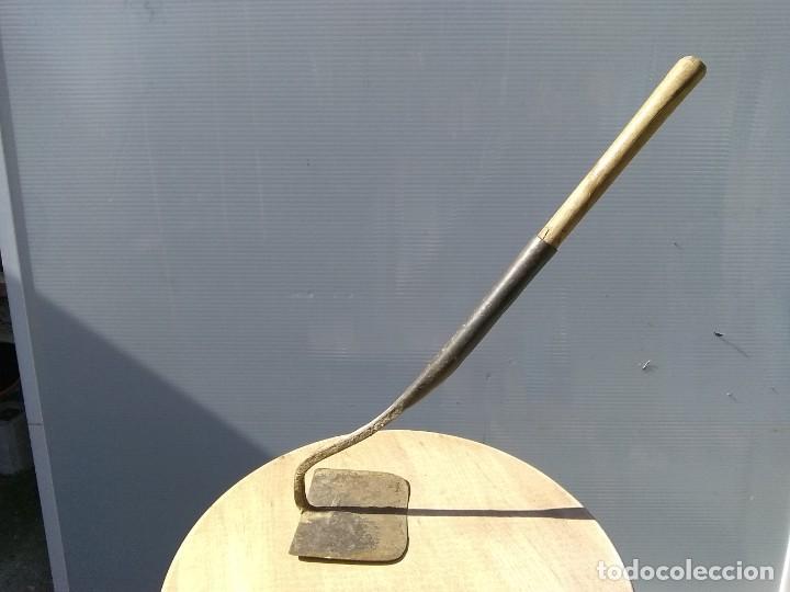 Antig&uuml;edades: Azada antigua - Foto 3