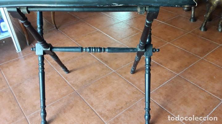 Antig&uuml;edades: Mesa de juego plegable s. XIX - Foto 4
