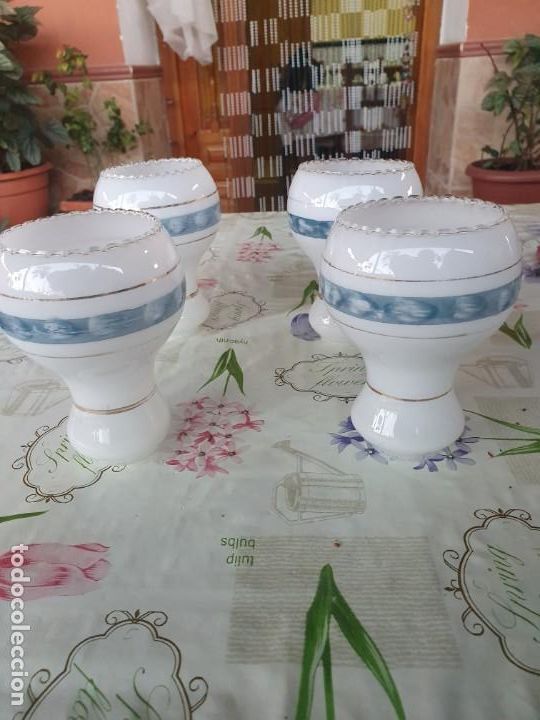 Antig&uuml;edades: Antiguo juego de 4 tulipas - Foto 1
