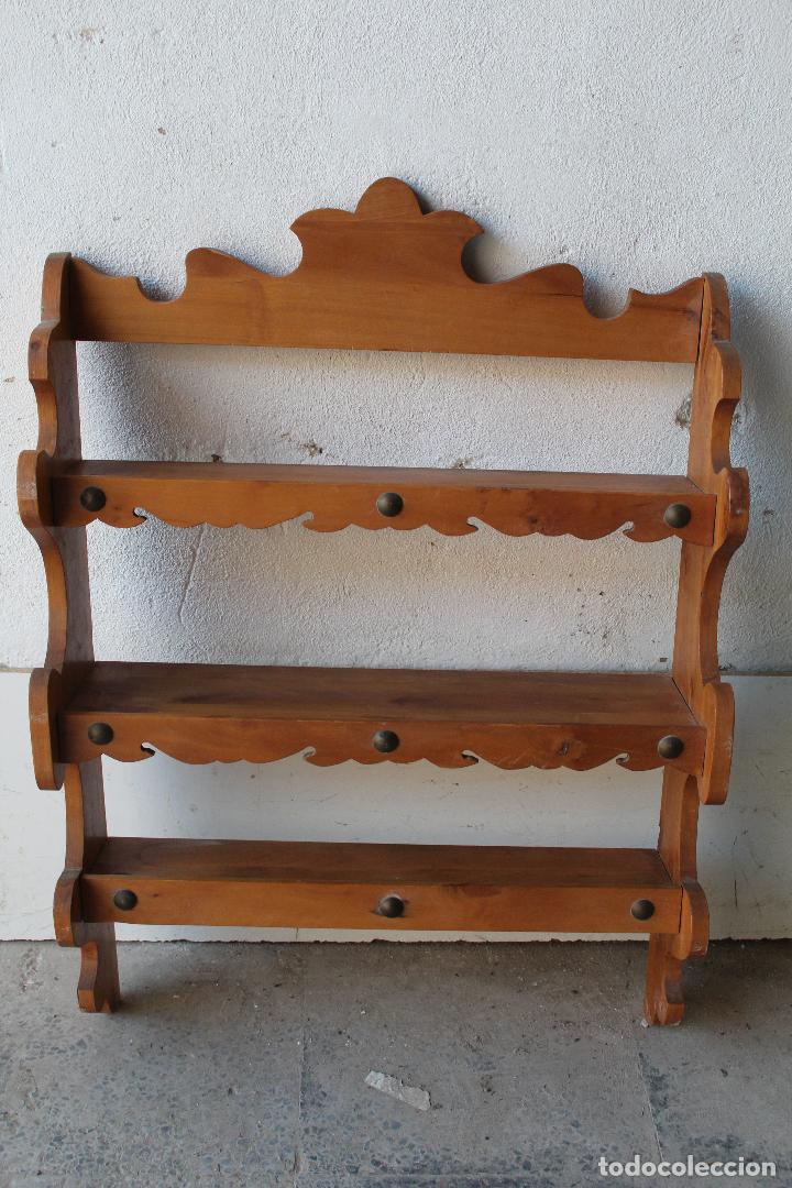 Antig&uuml;edades: repisa platera de madera - Foto 3