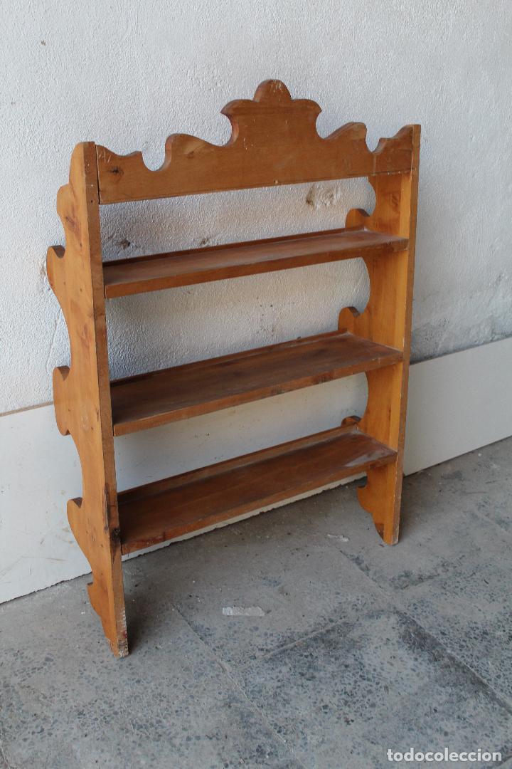 Antig&uuml;edades: repisa platera de madera - Foto 4