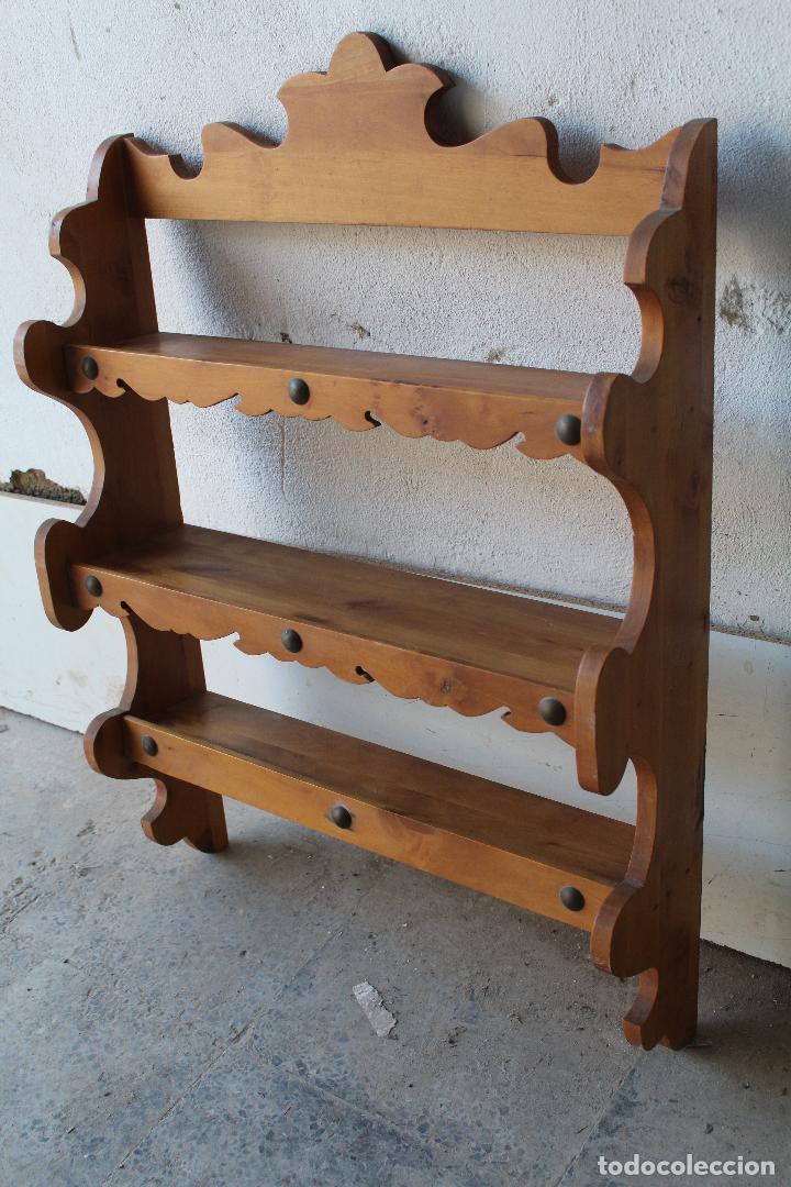 Antig&uuml;edades: repisa platera de madera - Foto 5