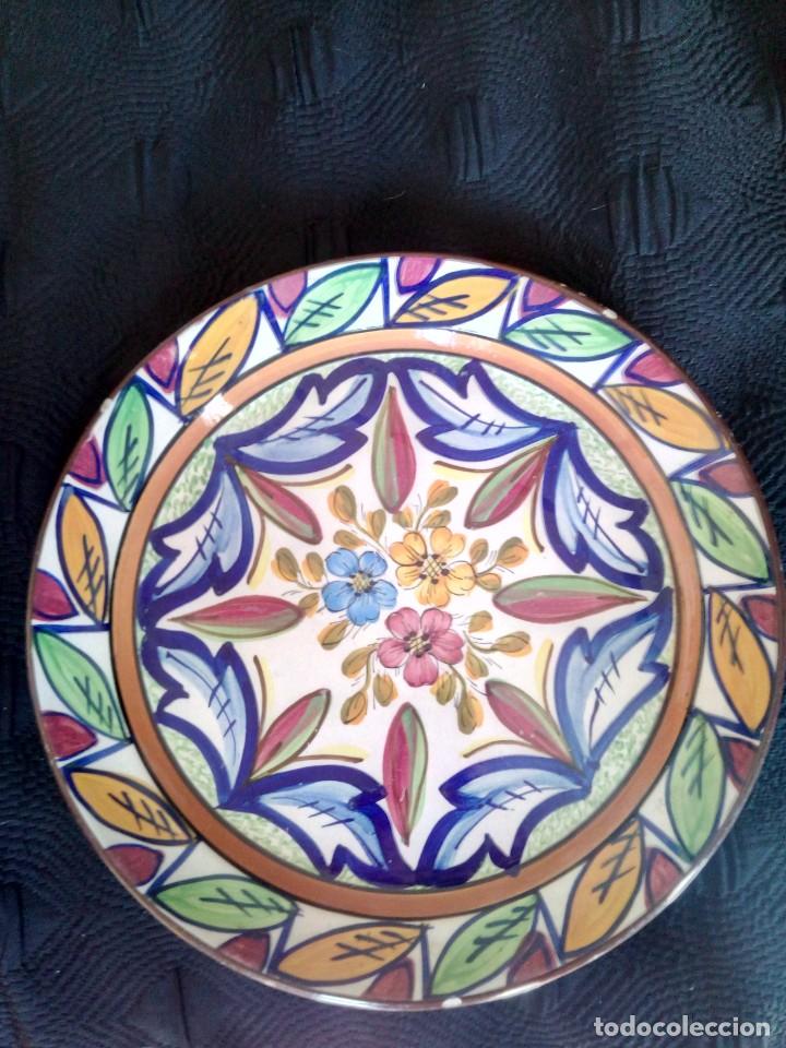 Antig&uuml;edades: PLATO PINTADO A MANO - Foto 1