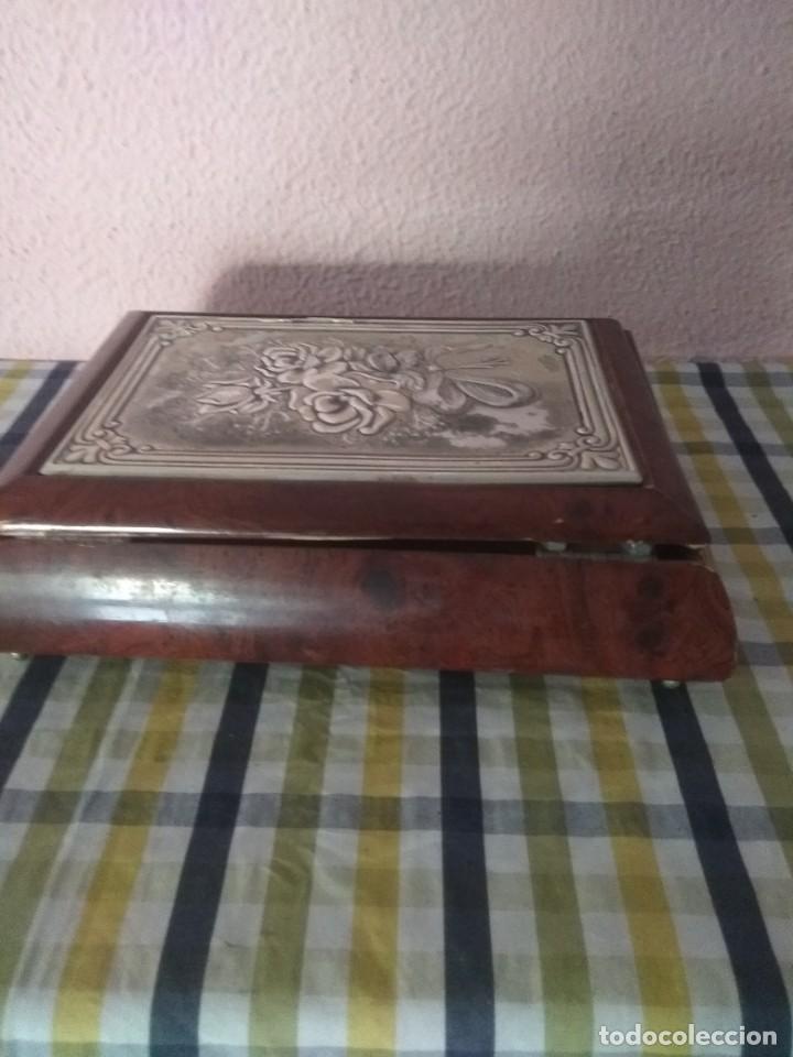 Antig&uuml;edades: Caja de plata - Foto 3
