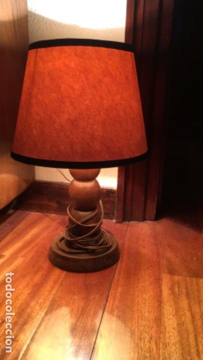 Antig&uuml;edades: ANTIGUA L&Aacute;MPARA DE MESA DE MADERA - Foto 3