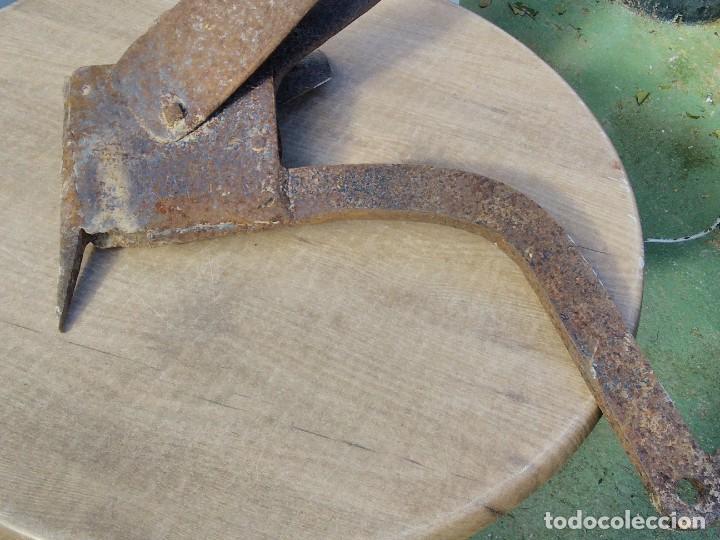 Antig&uuml;edades: Arado de hierro antiguo - Foto 2