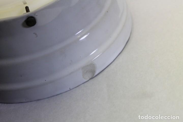 Antig&uuml;edades: PLAF&Oacute;N DE PORCELANA MARCA ROCA CON TULIPA DE OPALINA - Foto 2