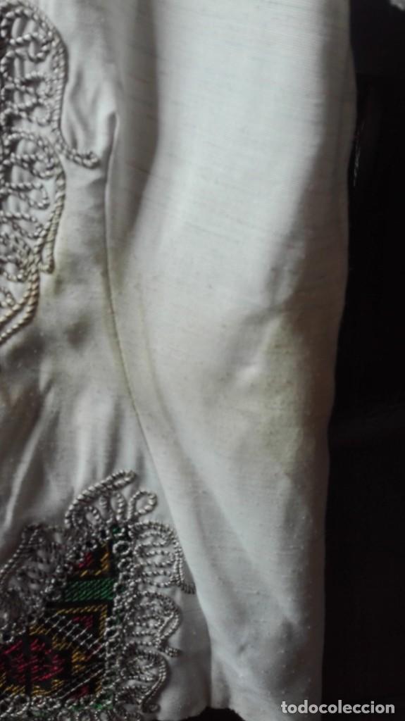 Antig&uuml;edades: Blusa con bordados - Foto 3