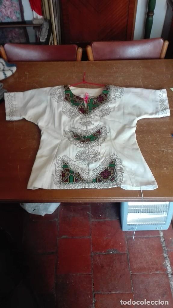 Antig&uuml;edades: Blusa con bordados - Foto 5