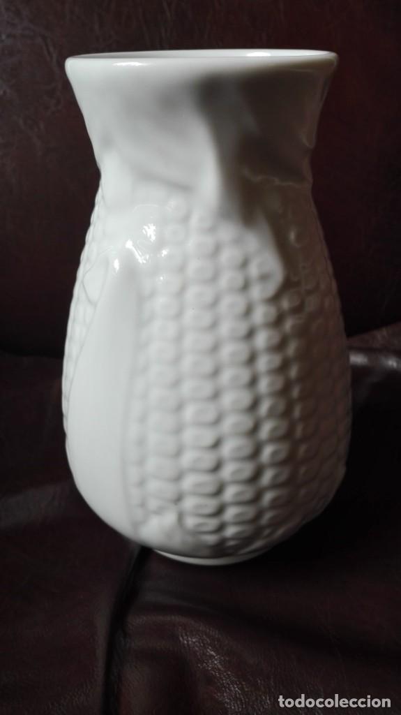 Antig&uuml;edades: Jarr&oacute;n de porcelana con mazorcas - Foto 1