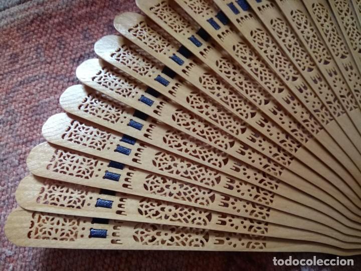 Antig&uuml;edades: ABANICO DE MADERA - Foto 3