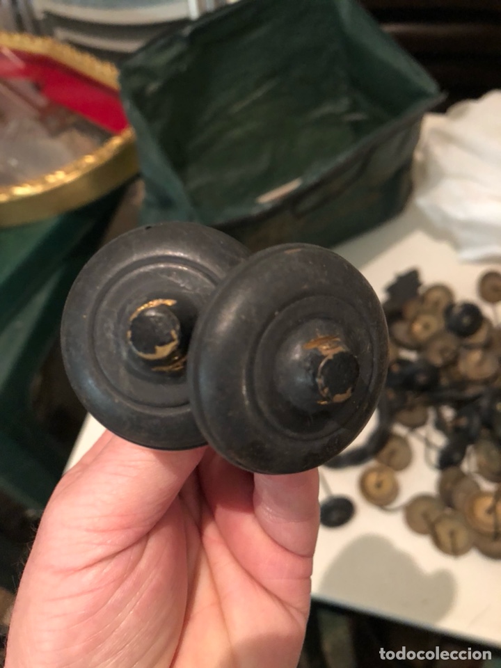 Antig&uuml;edades: Lote de clavos y 2 aldabas - Foto 2