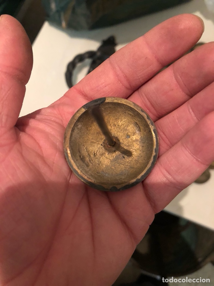 Antig&uuml;edades: Lote de clavos y 2 aldabas - Foto 3