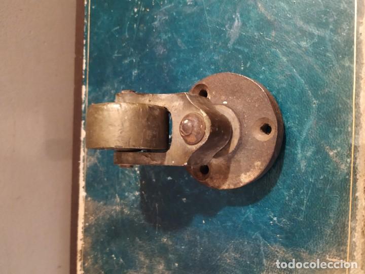 Antig&uuml;edades: ANTIGUA RUEDA BRONCE PARA MUEBLE SOF&Aacute; SILLA - Foto 3