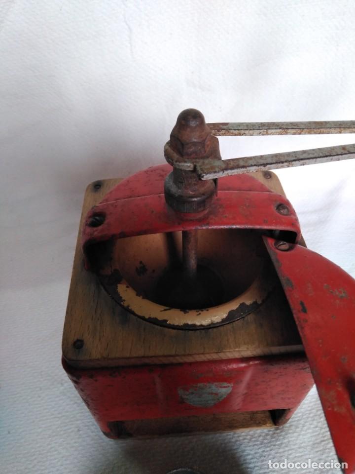 Antig&uuml;edades: Molinillo caf&eacute; madera hojalata - Foto 5