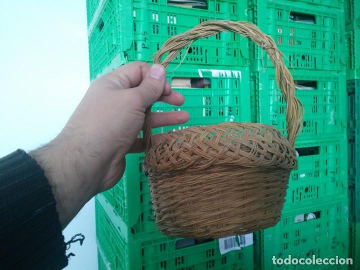 Antig&uuml;edades: Antigua cesta cestilla de esparto - Foto 6