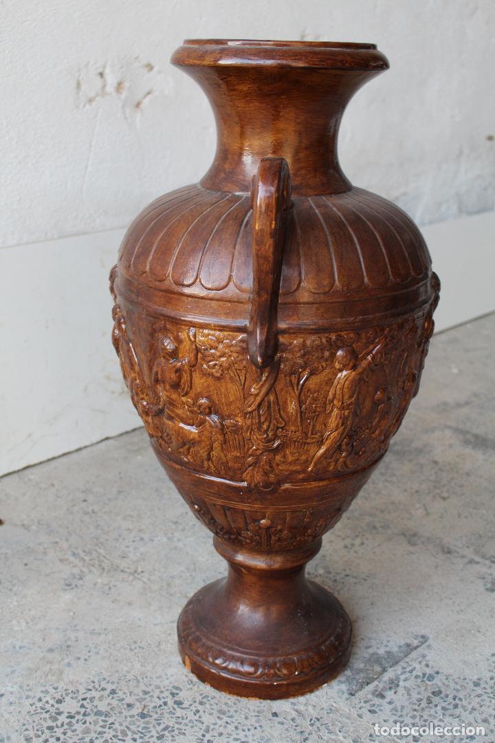 Antig&uuml;edades: jarron de ceramica con relieves - Foto 2