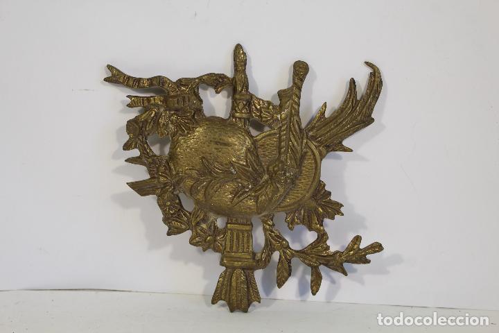 Oggetti Antichi: PLACA RELIEVE EMBELLCEDOR DE BRONCE