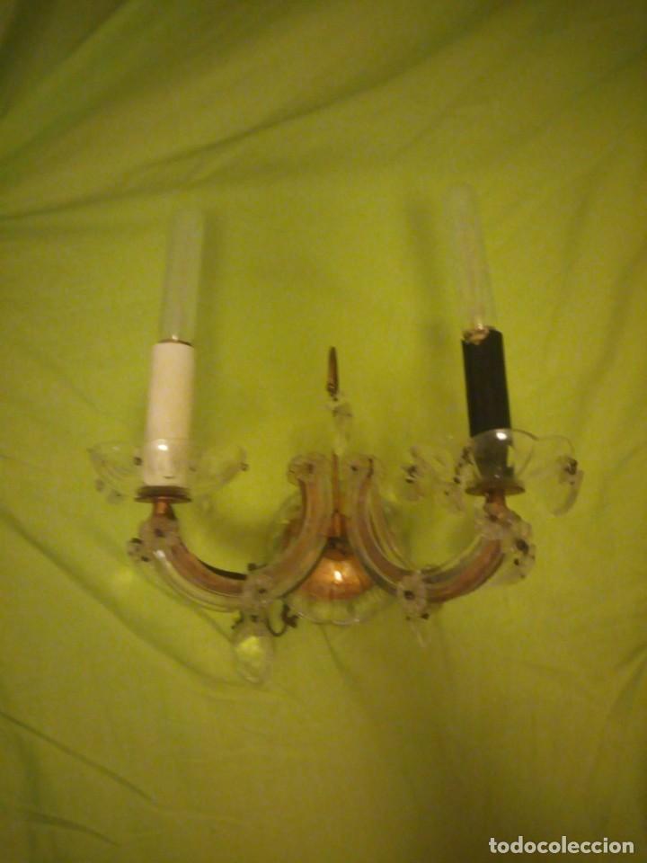 Antig&uuml;edades: Antiguo aplique de cristal 2 luces. - Foto 1