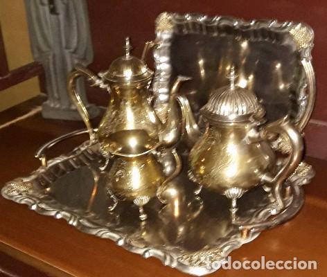 Antig&uuml;edades: Juego de t&eacute; de bronce con dos bandejas - Foto 1