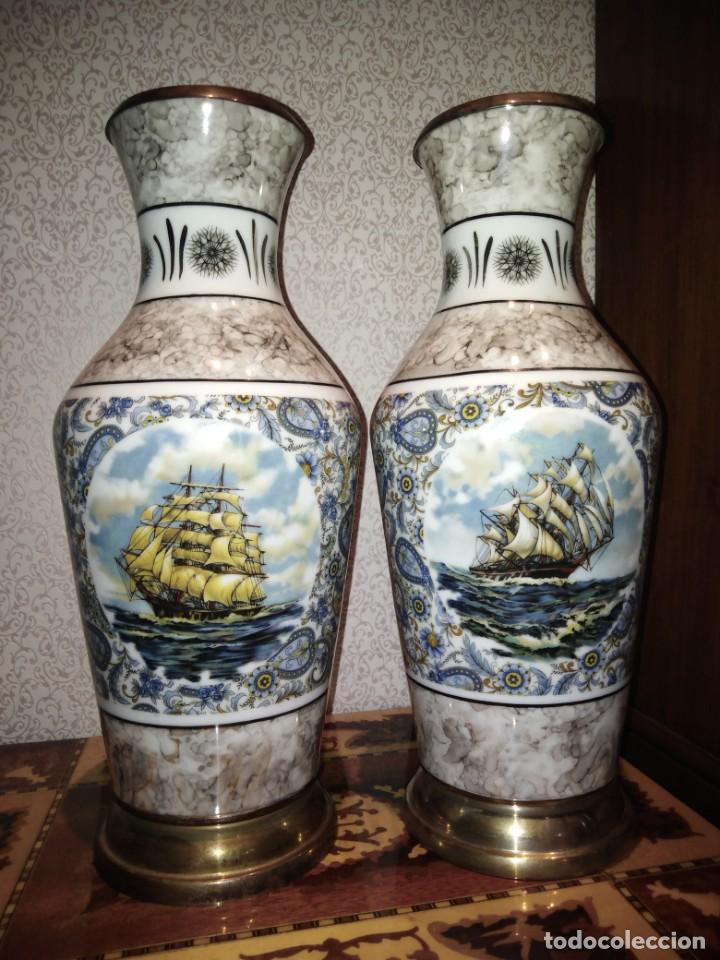 Antig&uuml;edades: Jarrones de porcelana y plata de ley contrastada. - Foto 1