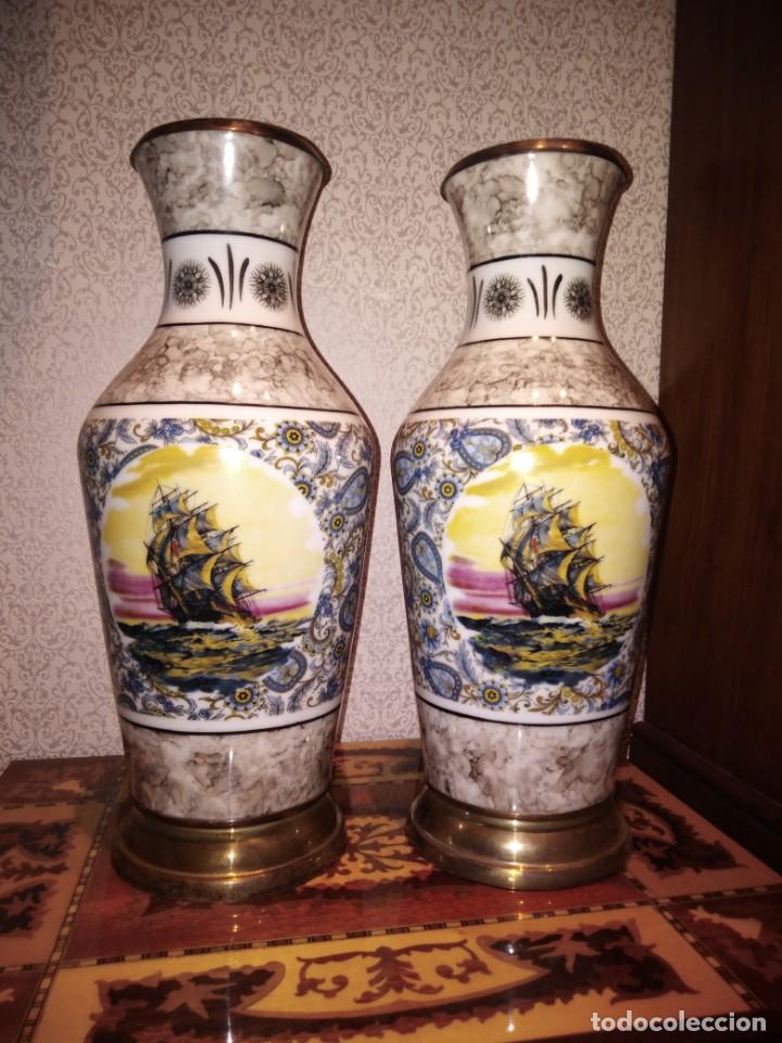 Antig&uuml;edades: Jarrones de porcelana y plata de ley contrastada. - Foto 2